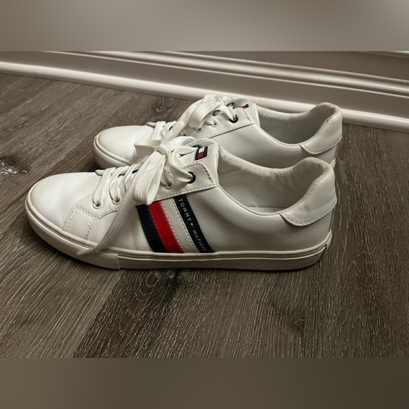 Tommy Hilfiger Sneakers - Picture 1 of 7